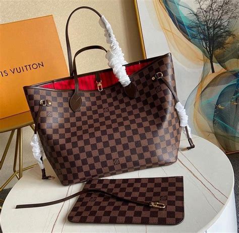 Replica Louis Vuitton Aaa